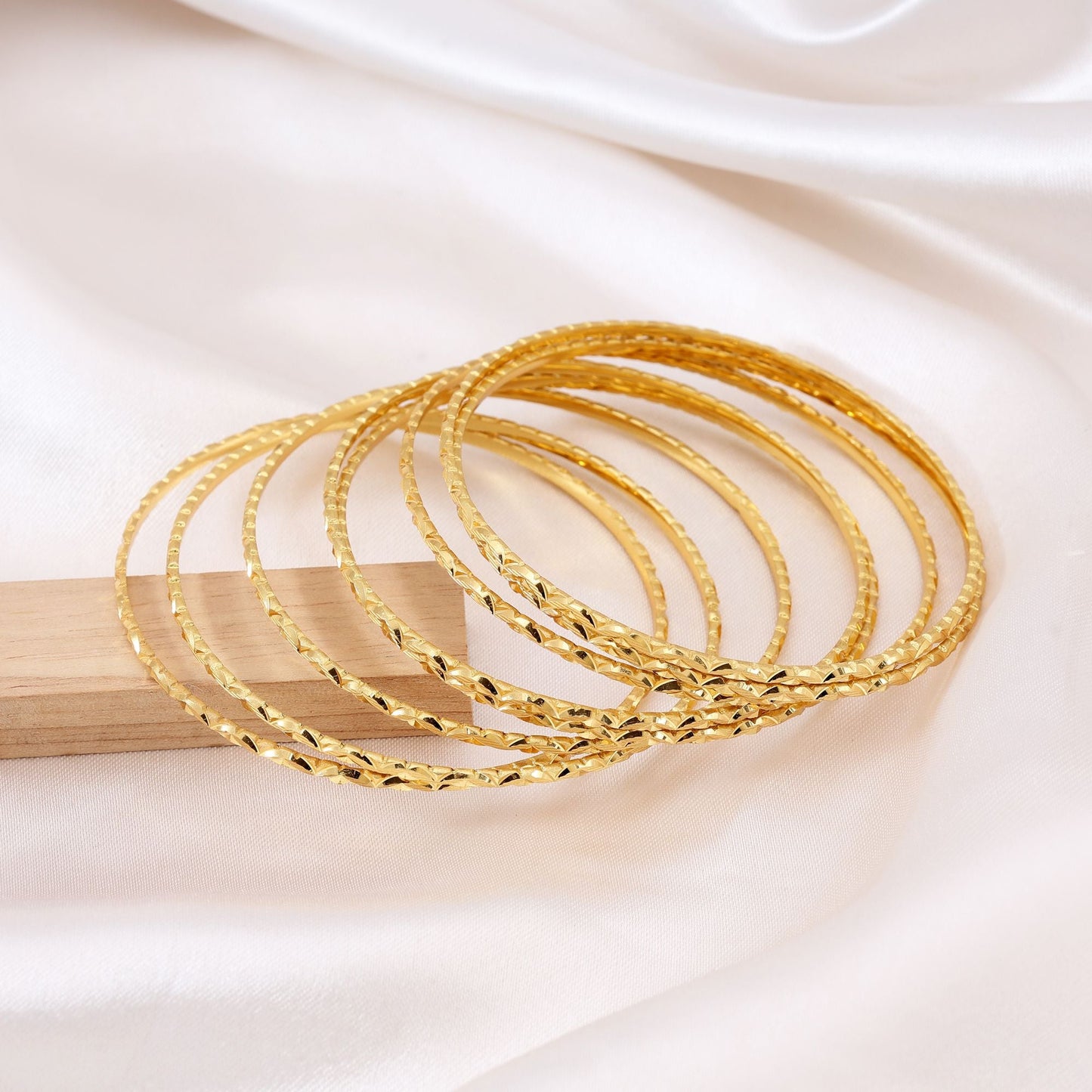 Goldfarbenes 1er-Set Fashion Armreif (PLKB129GLD)