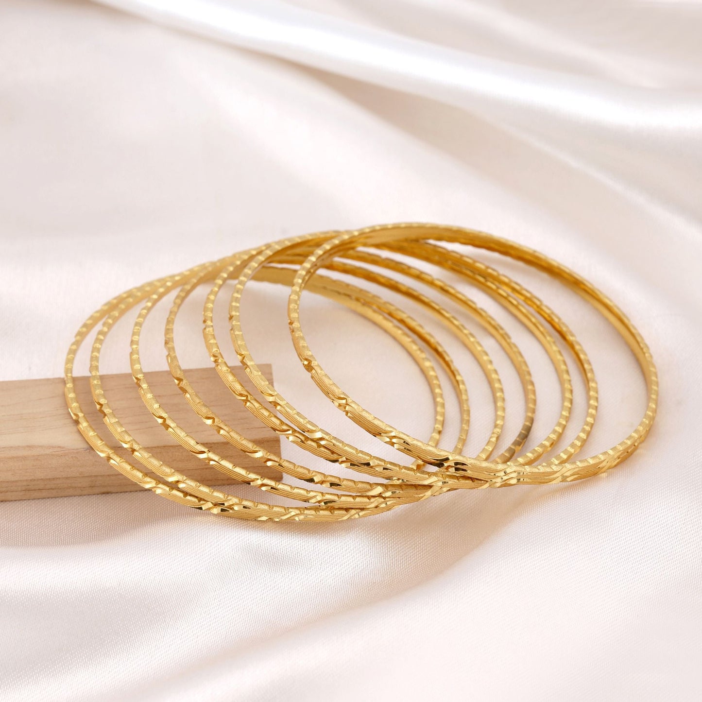 Goldfarbenes 1er-Set Fashion Armreif (PLKB130GLD)
