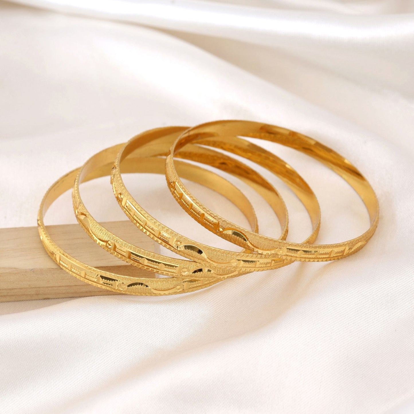 Goldfarbenes 1er-Set Fashion Armreif (PLKB160GLD)