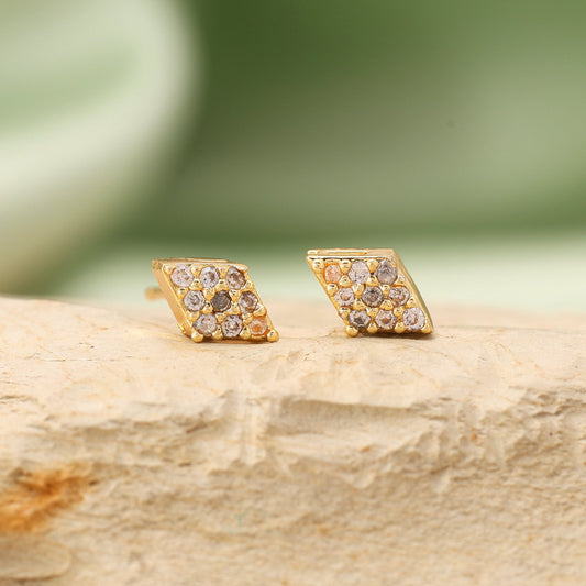 Goldfarbene 12 Paar klassische glitzernde American Diamond Ohrstecker-Kombination für den täglichen Gebrauch