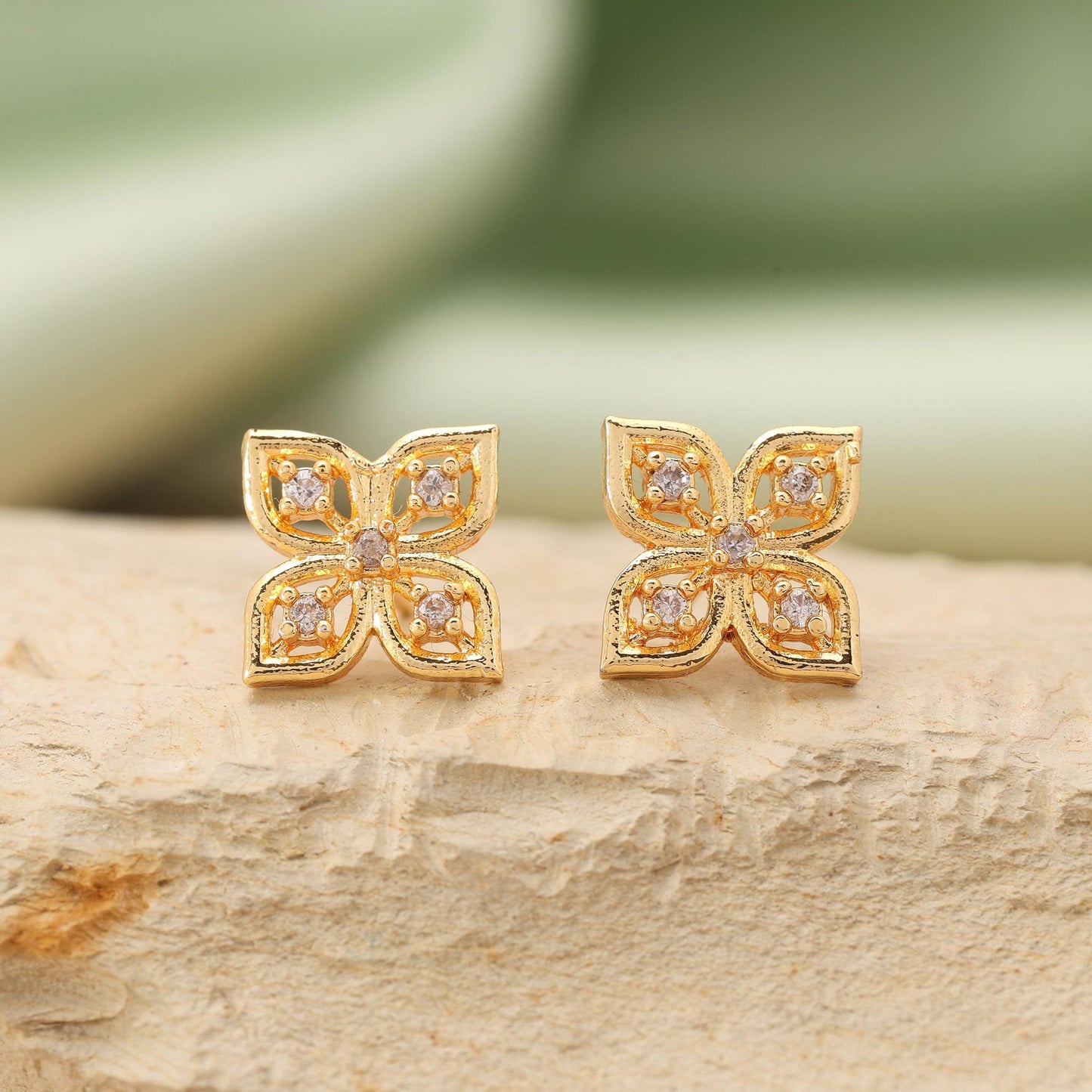 12 Paar wunderschöne amerikanische Diamant-Ohrstecker im Gold-Look für festliche Anlässe