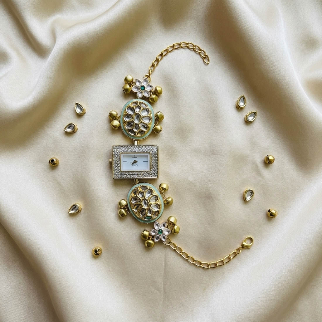 Stilvolle Pista-Grünfarbene Kundan-Uhr für Mädchen & Damen Modekollektion