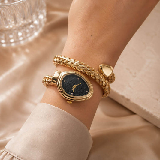 Black Color Snake Analog Watch with Elegant Designer Dial for Stylish Everyday Fashion Wear